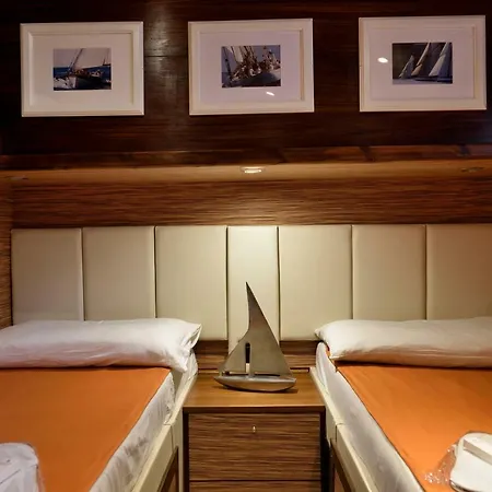 Botel Blue Iii Yacht Arbatax